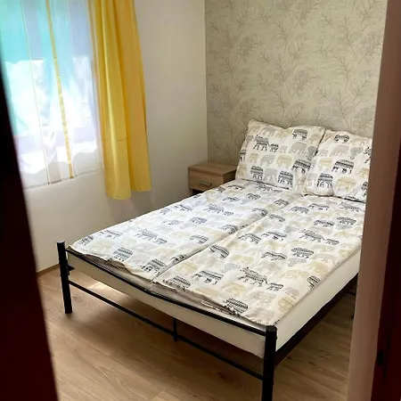 Apartmanhaz - Delta
